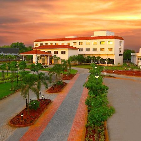 Grand Serenaa Hotel & Resorts, Ауровил Екстериор снимка