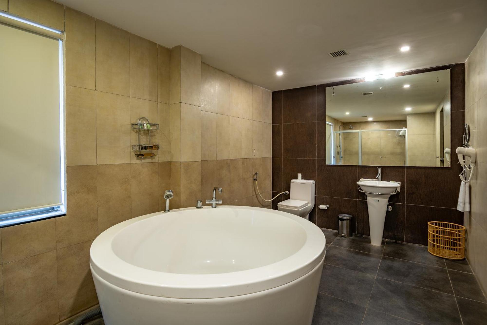 Grand Serenaa Hotel & Resorts, Ауровил Екстериор снимка