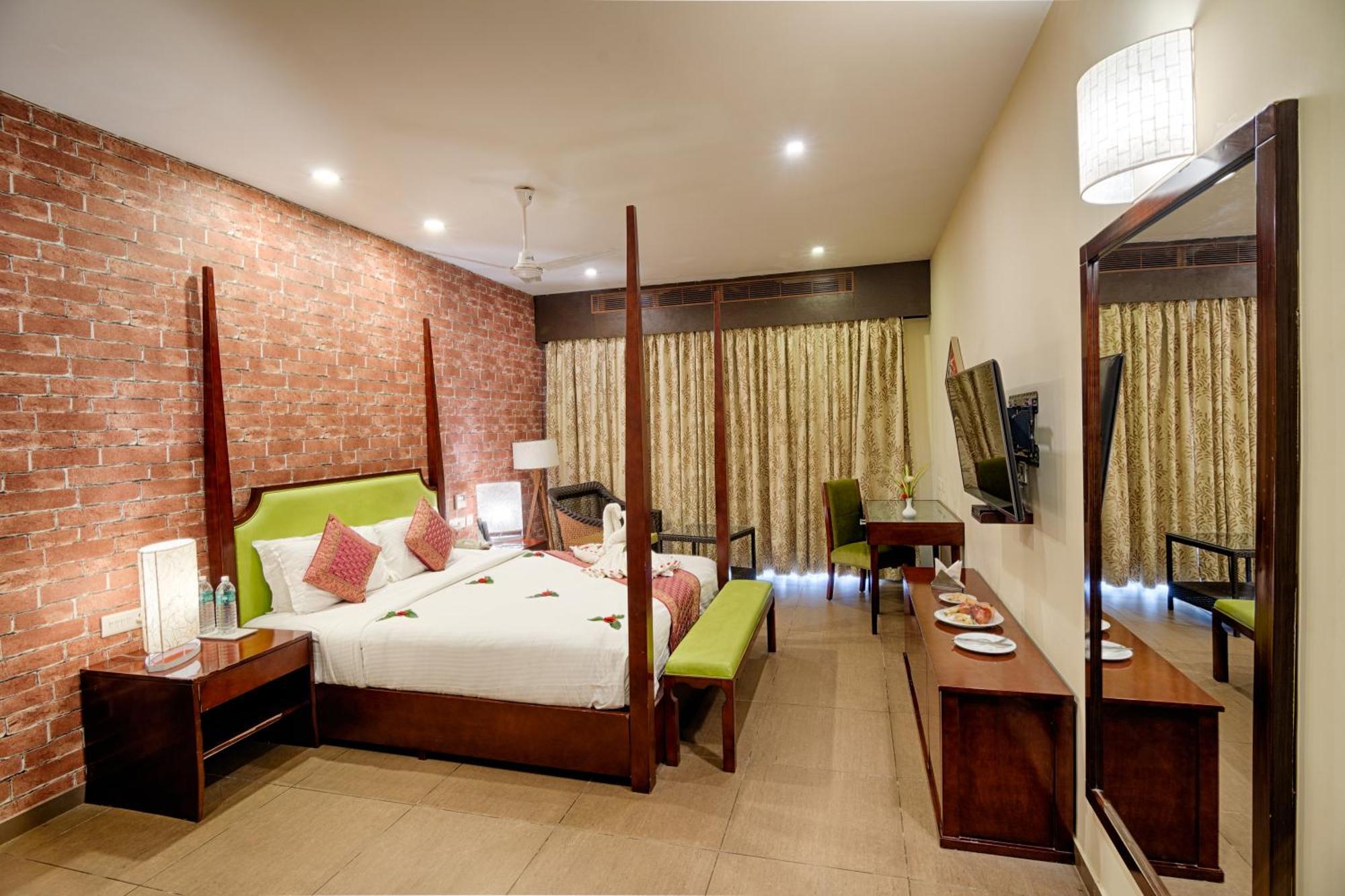 Grand Serenaa Hotel & Resorts, Ауровил Екстериор снимка