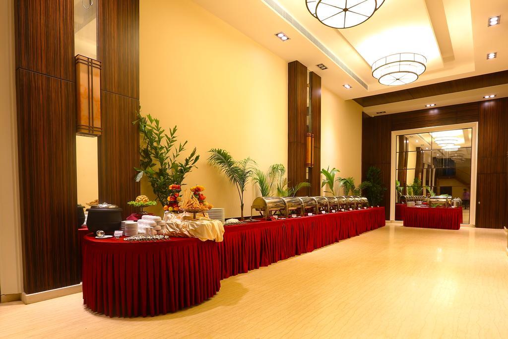 Grand Serenaa Hotel & Resorts, Ауровил Екстериор снимка