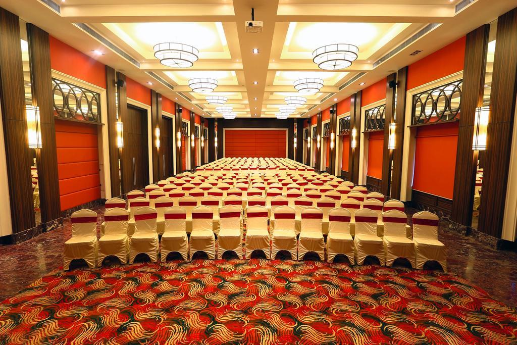 Grand Serenaa Hotel & Resorts, Ауровил Екстериор снимка