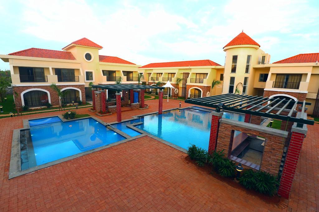 Grand Serenaa Hotel & Resorts, Ауровил Екстериор снимка