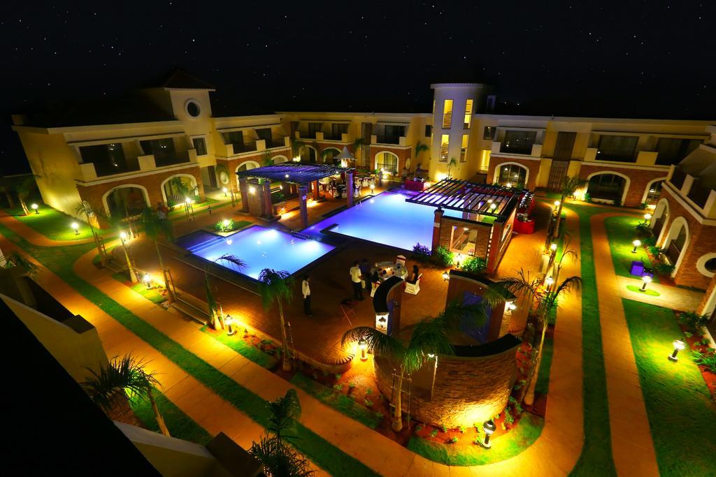 Grand Serenaa Hotel & Resorts, Ауровил Екстериор снимка