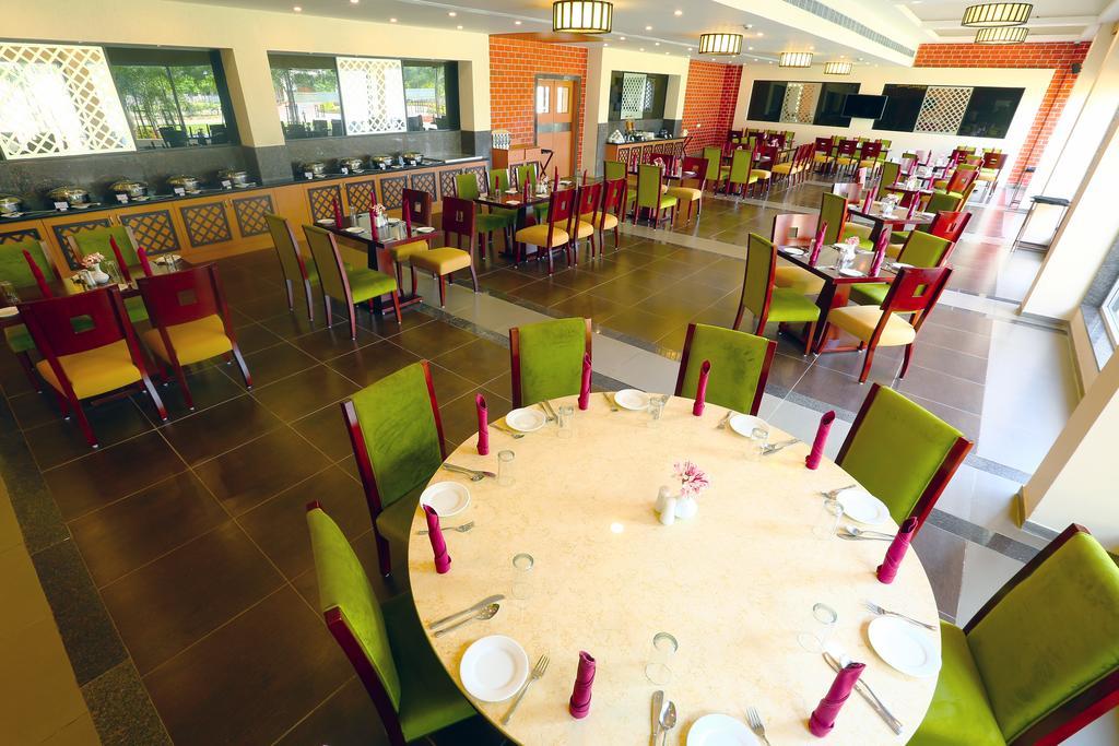 Grand Serenaa Hotel & Resorts, Ауровил Екстериор снимка