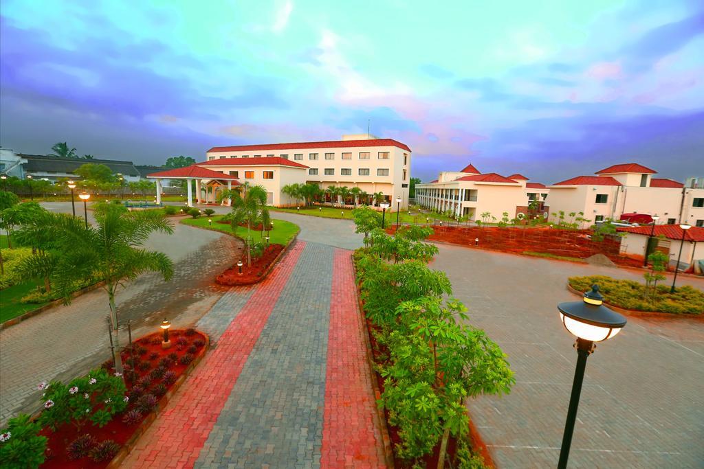 Grand Serenaa Hotel & Resorts, Ауровил Екстериор снимка