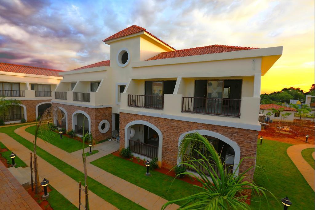 Grand Serenaa Hotel & Resorts, Ауровил Екстериор снимка