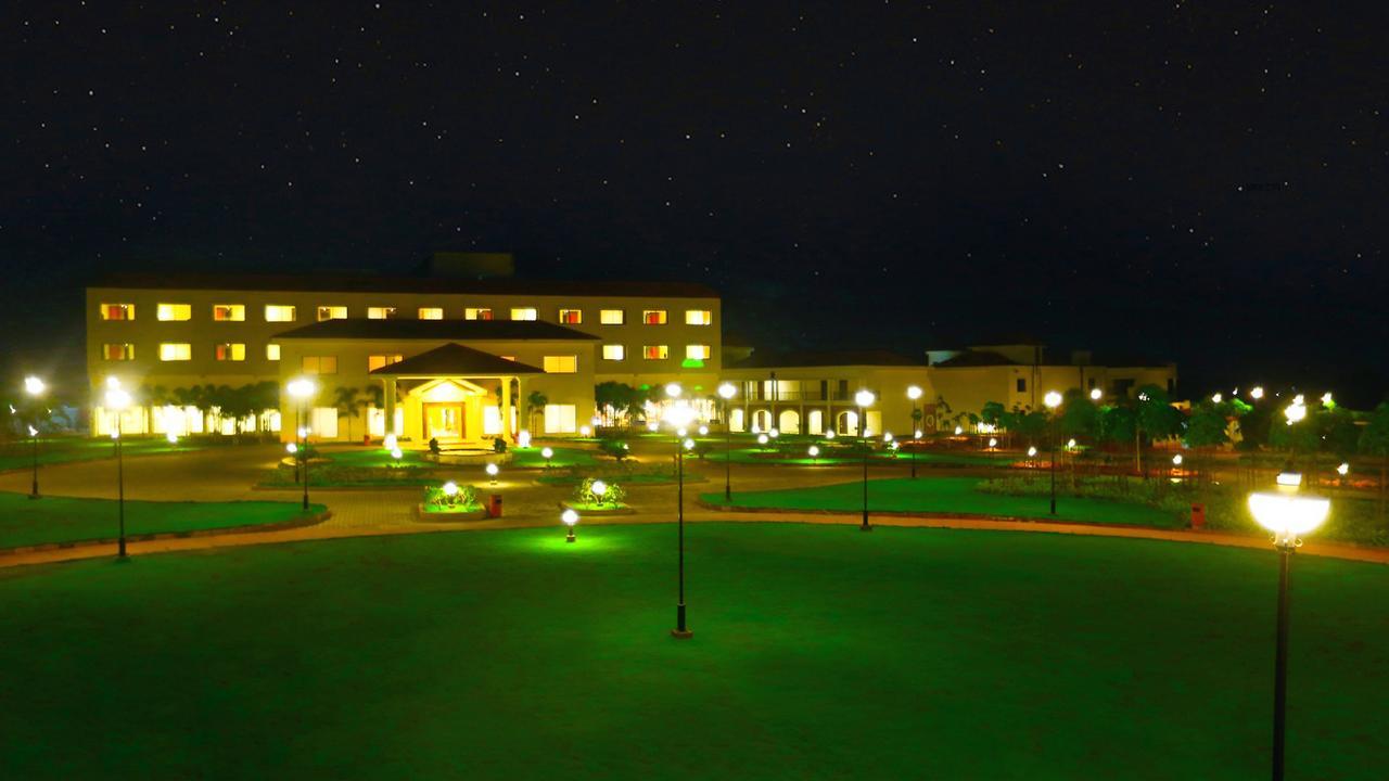 Grand Serenaa Hotel & Resorts, Ауровил Екстериор снимка