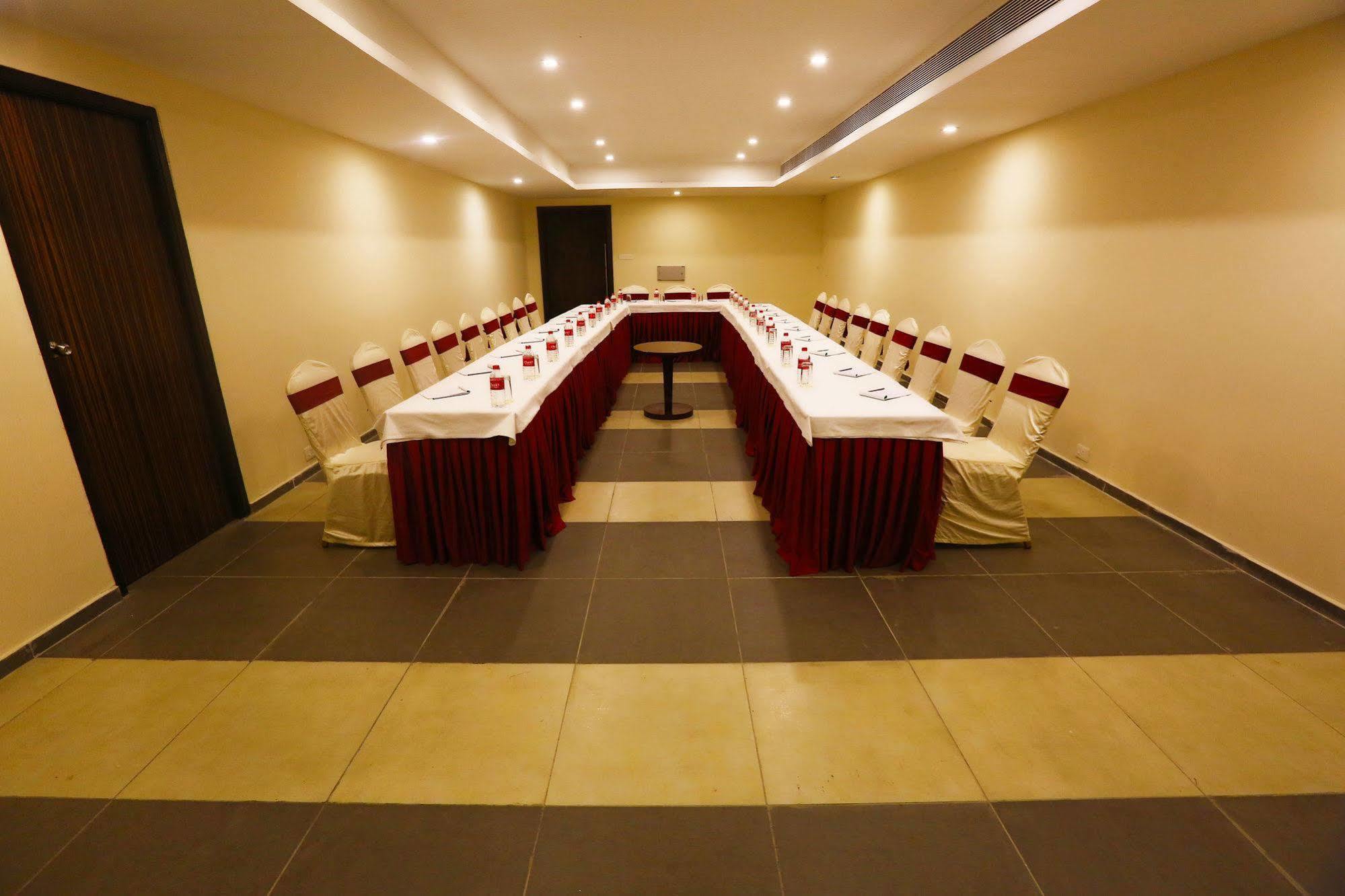Grand Serenaa Hotel & Resorts, Ауровил Екстериор снимка