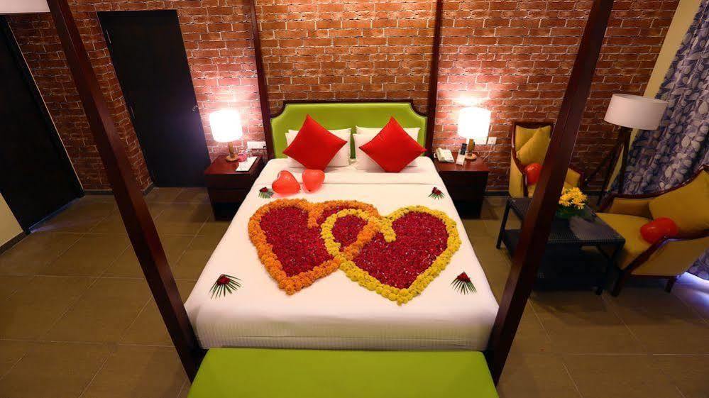 Grand Serenaa Hotel & Resorts, Ауровил Екстериор снимка
